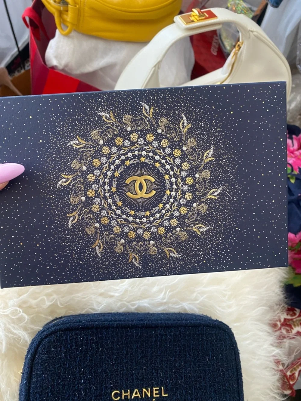 CHANEL Beauty Navy Tweed Zip Pouch with Gold Logo NIB ✨💙 - Picture 5 of 10